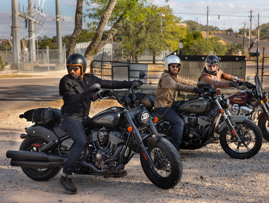 Indian® Motorcycle - Nippon -: Chief Bobber Dark Horse